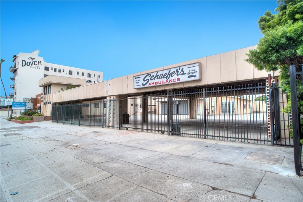 4631 Beverly Boulevard Property Photo 4