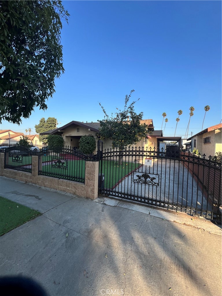 1560 E 66th Street Property Photo 3