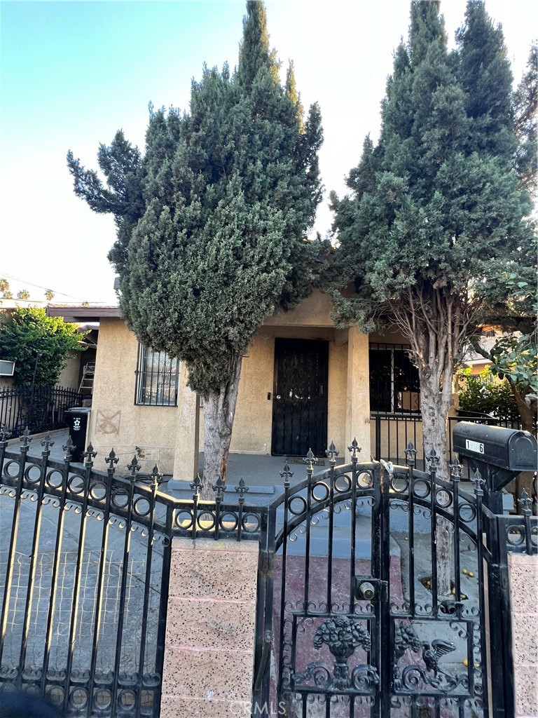 1560 E 66th Street Property Photo 4