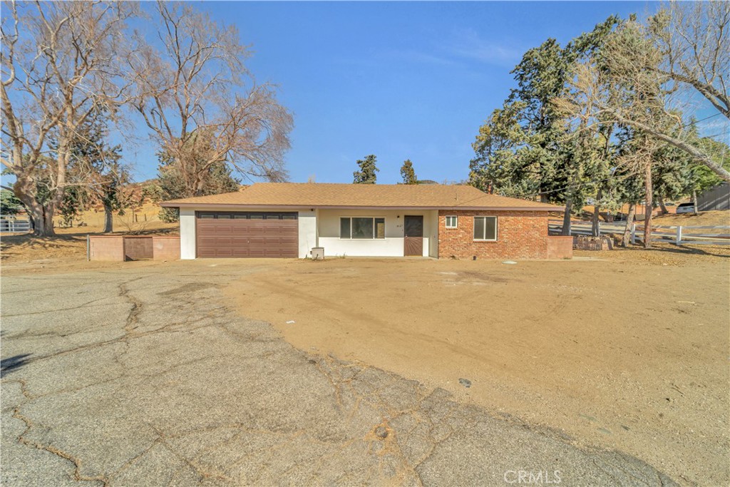 8627 Elizabeth Lake Road Property Photo