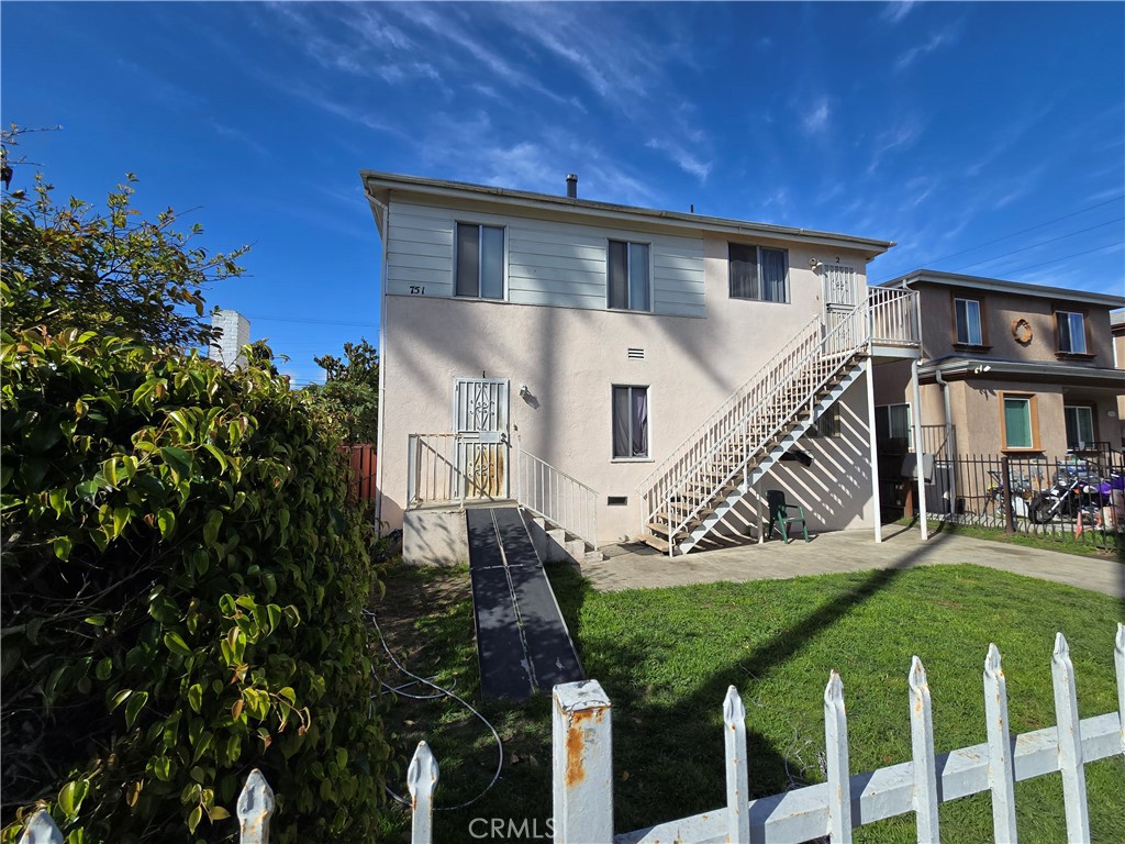 751 E 73rd Street Property Photo 3