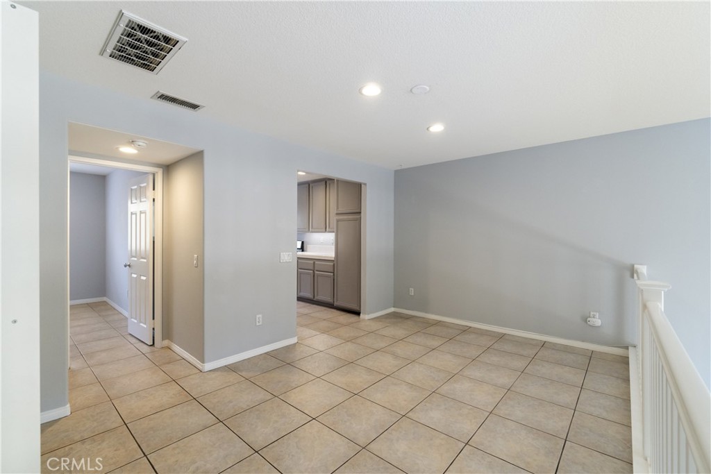 25708 Holiday Circle B Property Photo 9