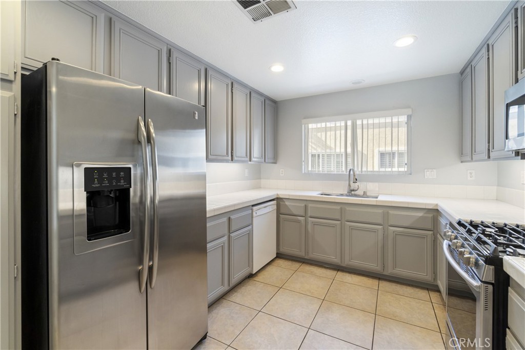 25708 Holiday Circle B Property Photo 15