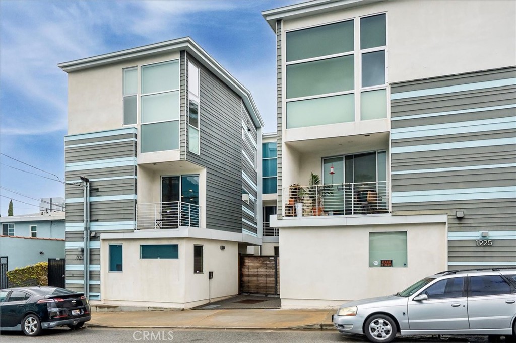 1923 N Gower Street Property Photo