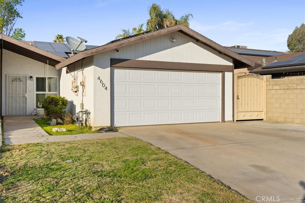 4604 Parkwood Court Property Photo