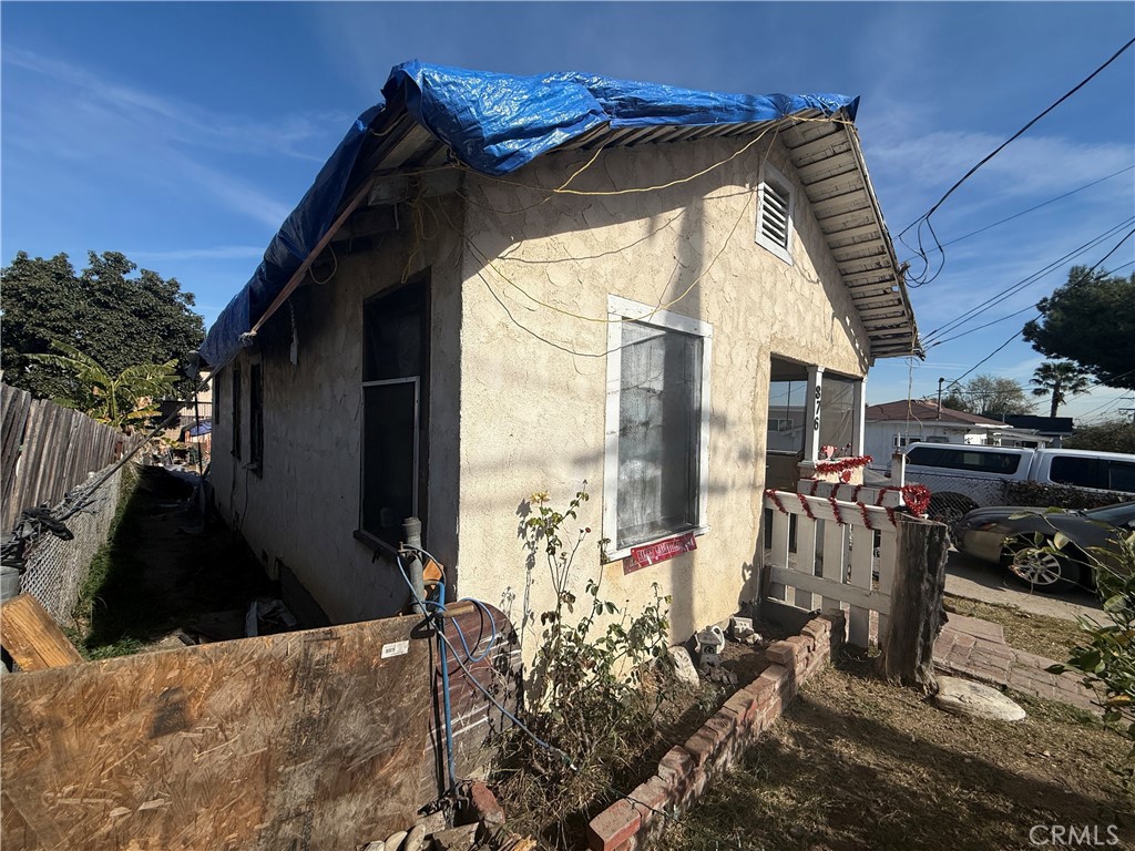 876 W Oliver Street Property Photo 2
