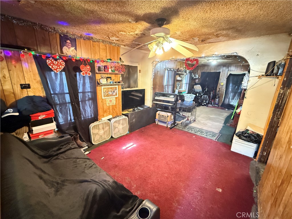 876 W Oliver Street Property Photo 6