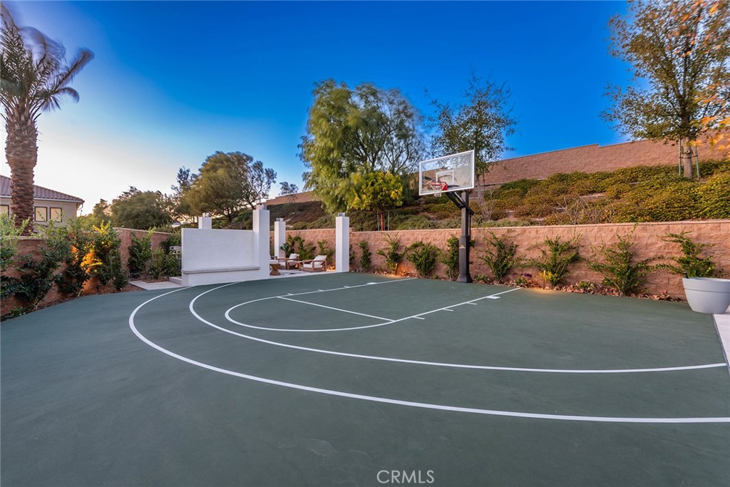 11051 Sweetwater Court Property Photo 5