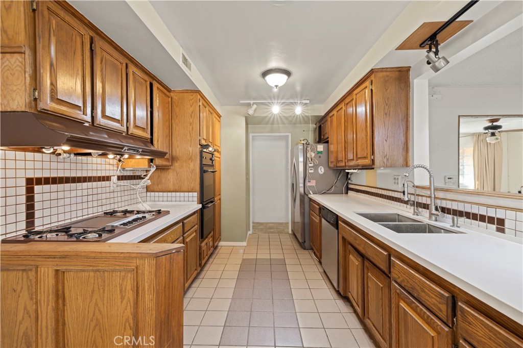 18371 Lahey Street Property Photo 3