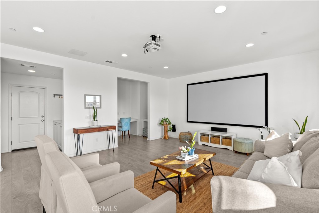 27287 Ardella Place Property Photo 4