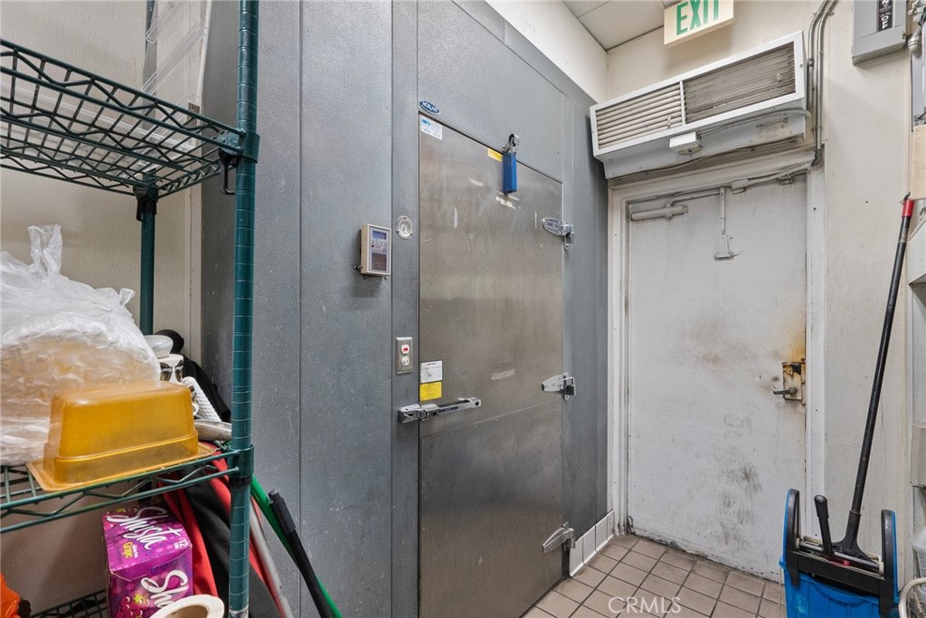 312 E Huntington Street Property Photo 22