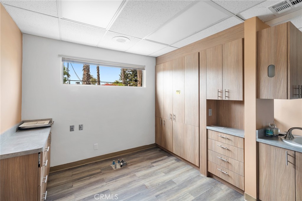 8719 Woodley Avenue B Property Photo 7