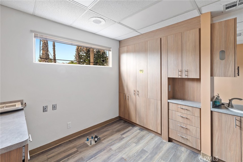 8719 Woodley Avenue B Property Photo 8