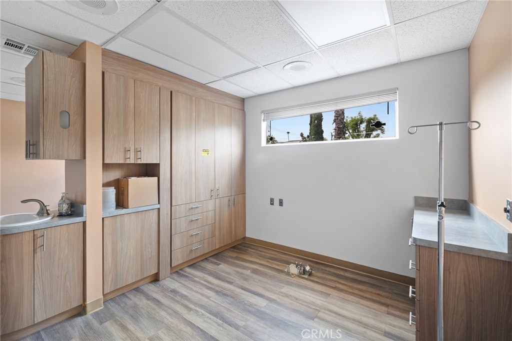8719 Woodley Avenue B Property Photo 12
