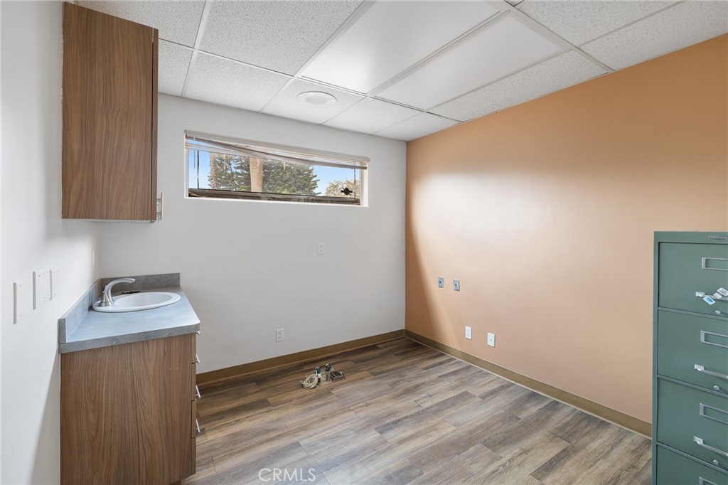 8719 Woodley Avenue B Property Photo 13