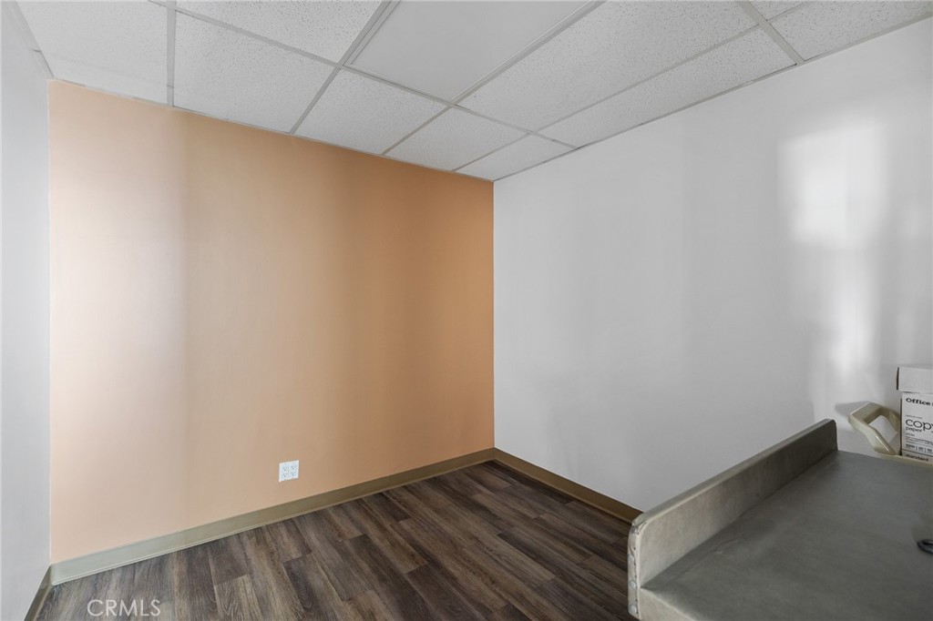 8719 Woodley Avenue B Property Photo 18