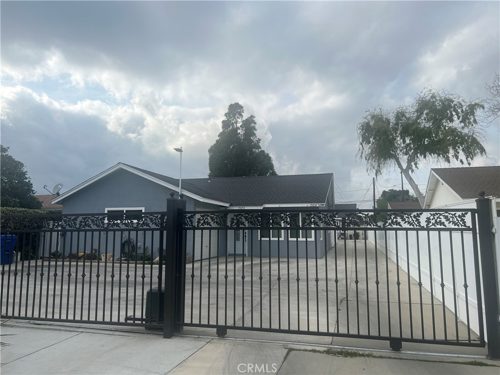 15057 Paddock Street Property Photo 5