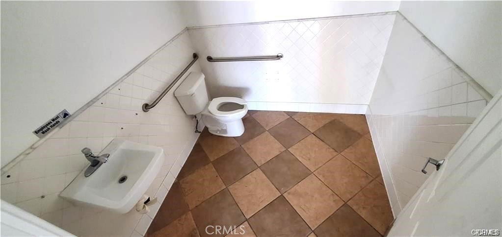 3169 -71 Cahuenga Boulevard Property Photo 6