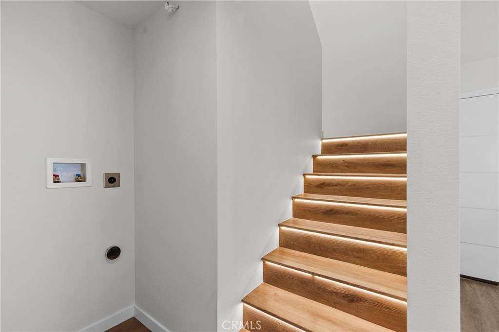 11107 Herrick Avenue Property Photo 18