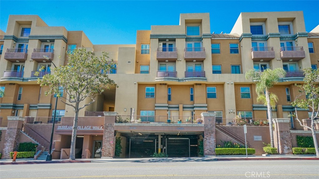 201 E Angeleno Avenue 413 Property Photo