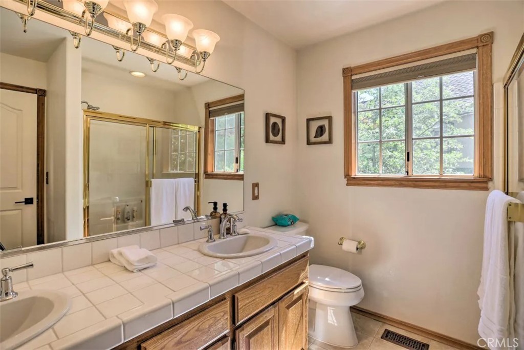 884 Grass Valley Road Property Photo 6