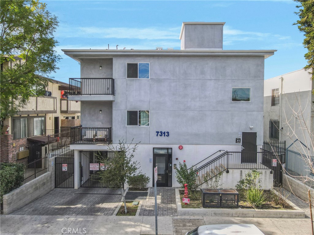 7313 Milwood Avenue Property Photo