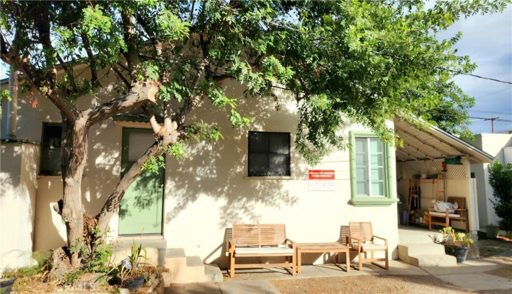 1605 1607 W Burbank Boulevard Property Photo 4