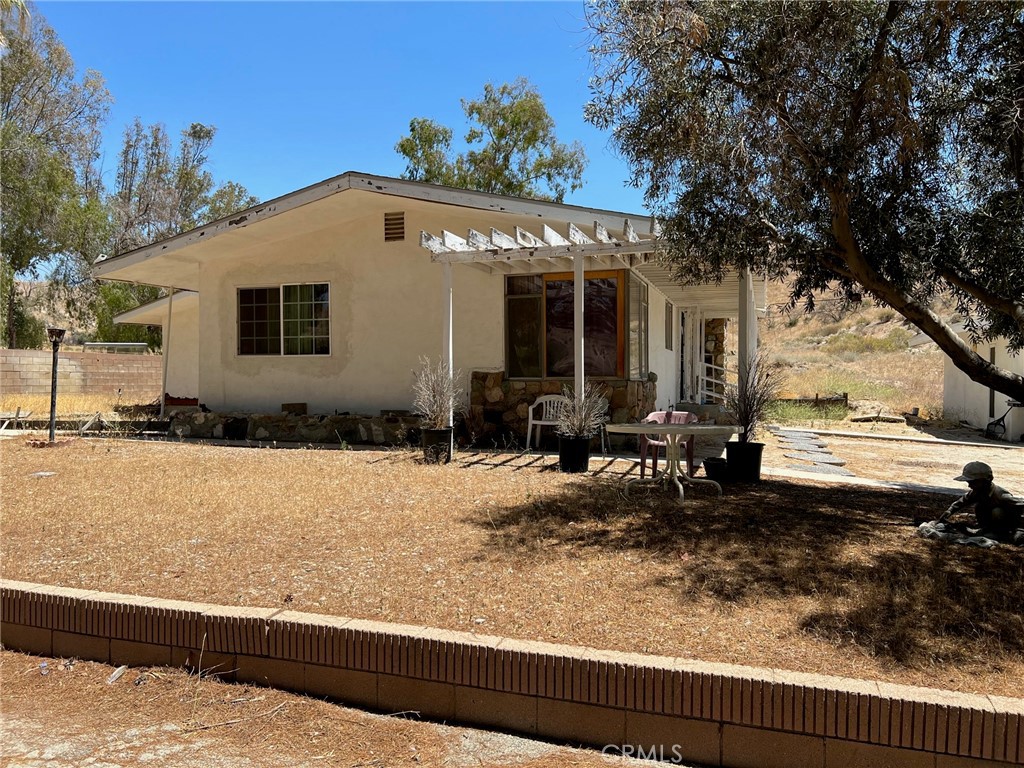 15840 Sierra Highway Property Photo 8