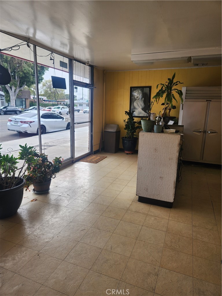2109 West Magnolia Blvd. Property Photo 3