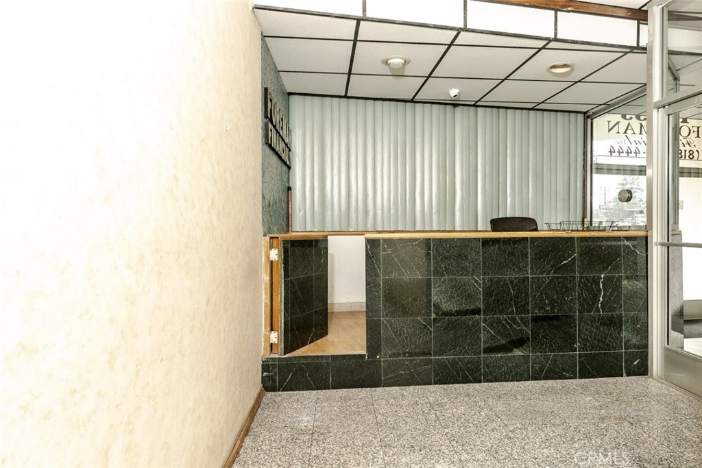 10933 Camarillo Street Property Photo 4