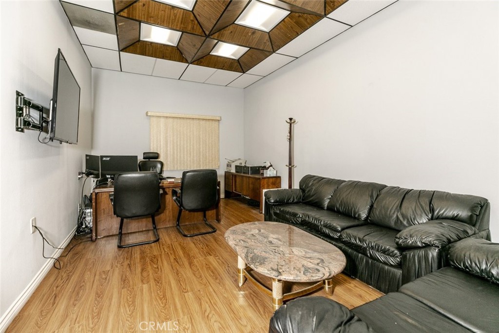 10933 Camarillo Street Property Photo 11
