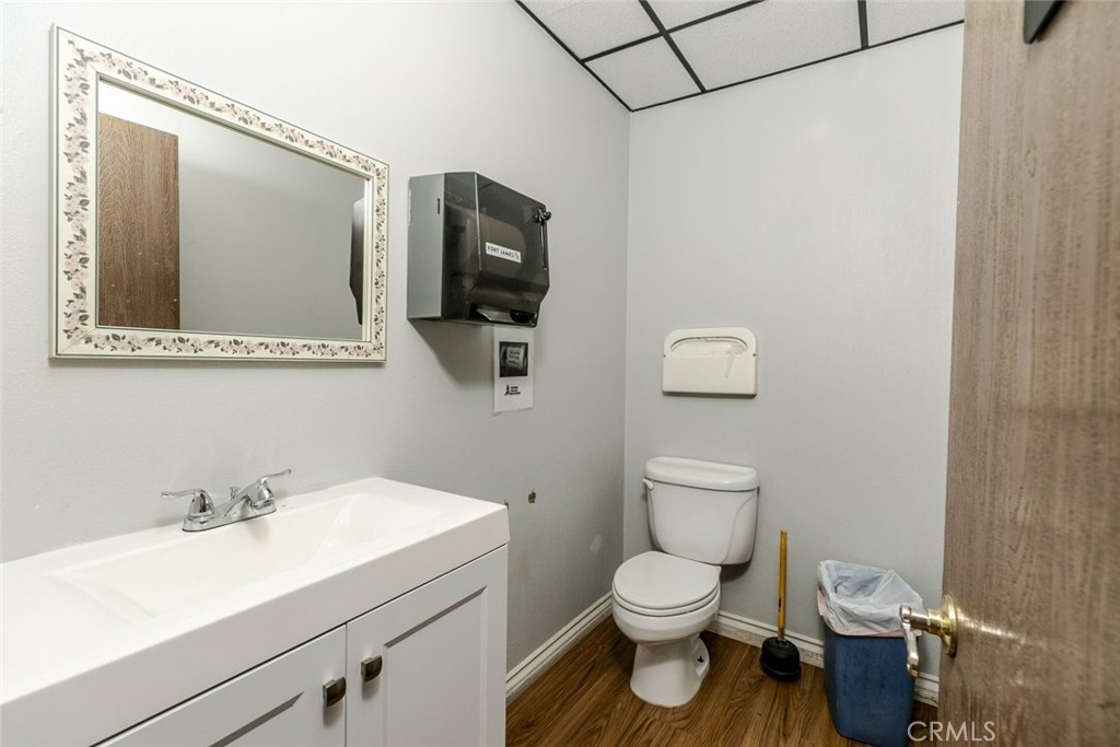 10933 Camarillo Street Property Photo 15