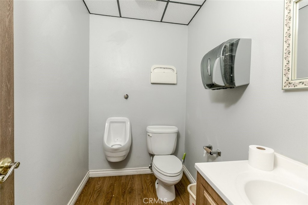 10933 Camarillo Street Property Photo 16