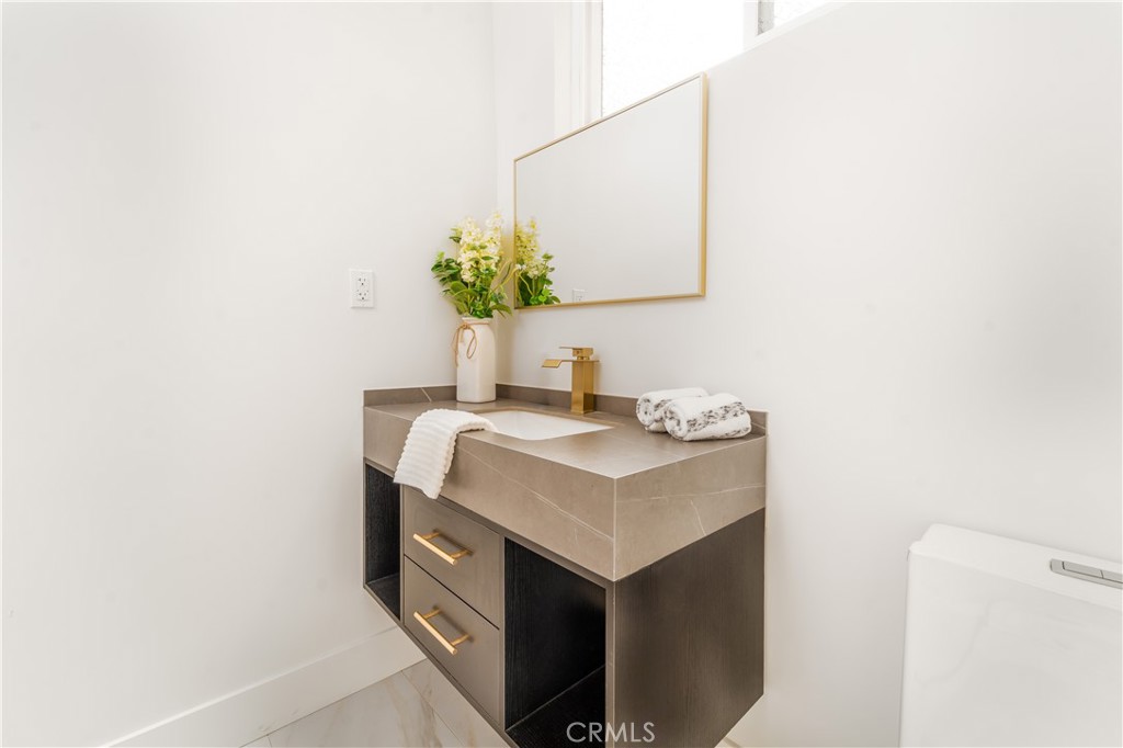 13451 Albers Street Property Photo 23
