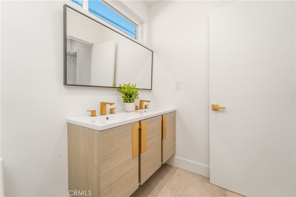 13451 Albers Street Property Photo 41