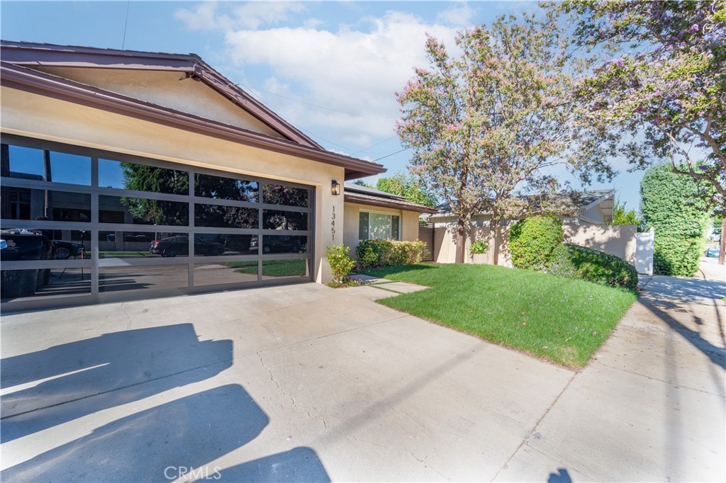 13451 Albers Street Property Photo 53