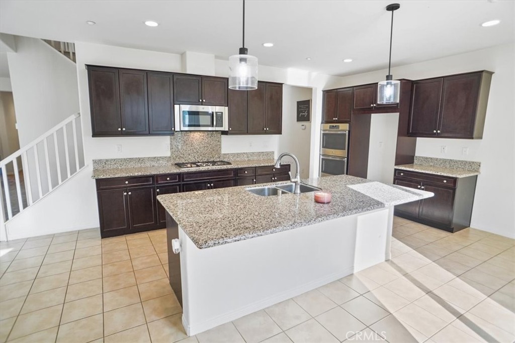 2842 Crocus Place Property Photo 6