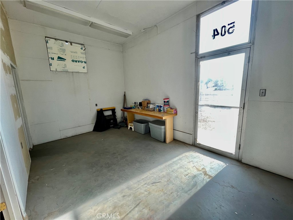 504 W Broadway Street Property Photo 14