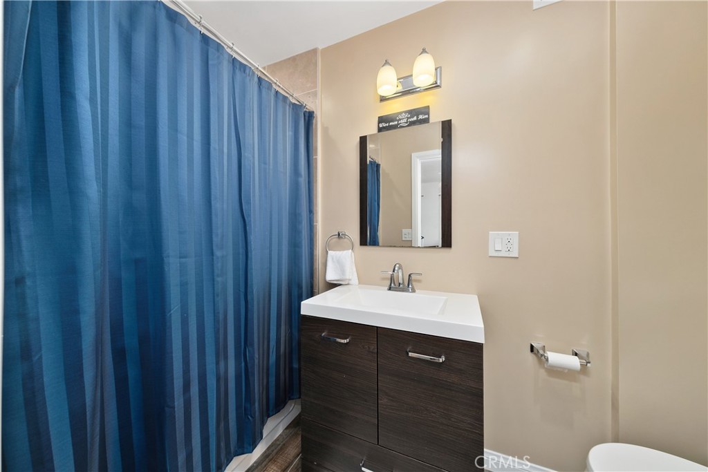 933 N Harper Avenue Property Photo 16