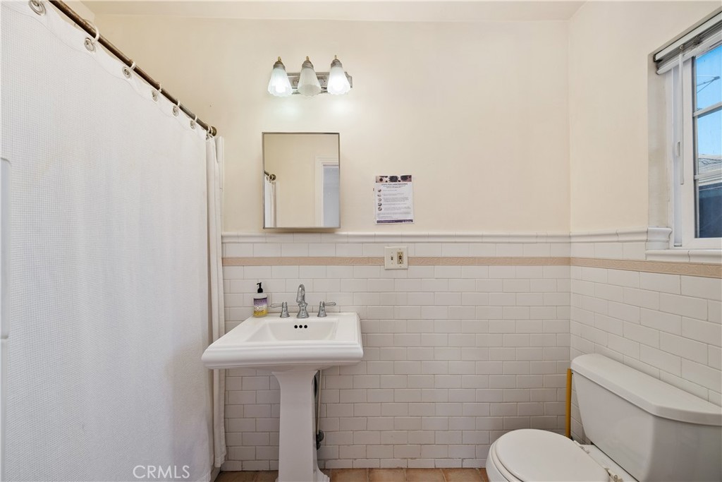 933 N Harper Avenue Property Photo 30