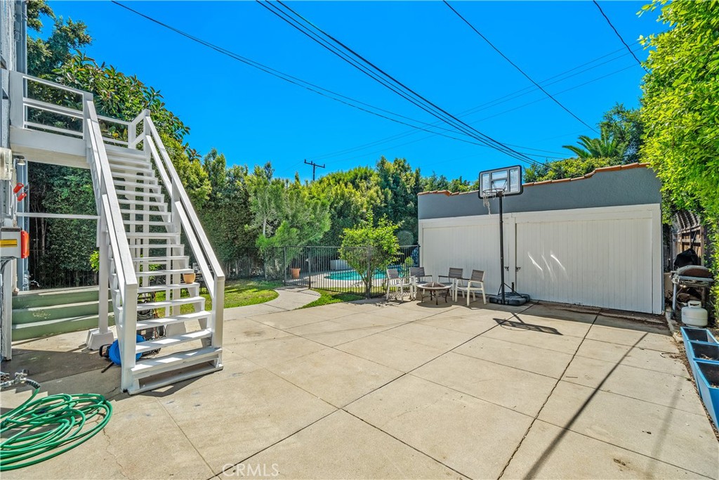 933 N Harper Avenue Property Photo 33