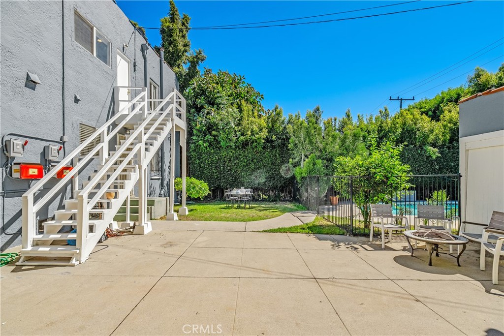 933 N Harper Avenue Property Photo 37