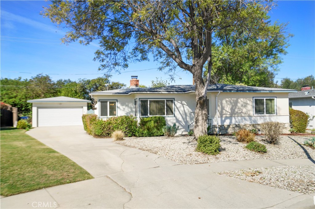 11117 Parr Avenue Property Photo