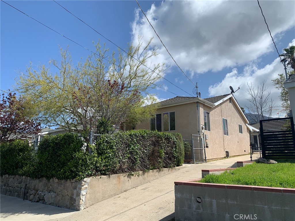 10402 Mcclemont Avenue Property Photo 3