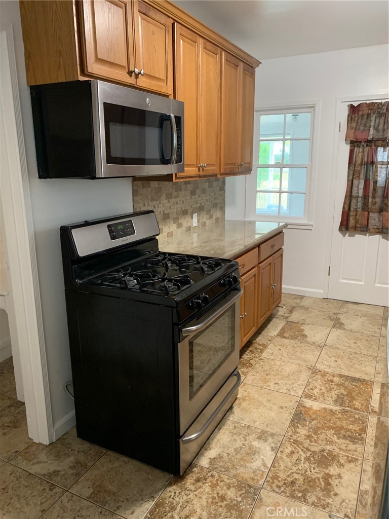10402 Mcclemont Avenue Property Photo 12