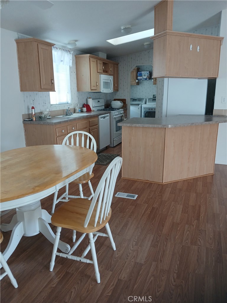 28 Dover Property Photo 1