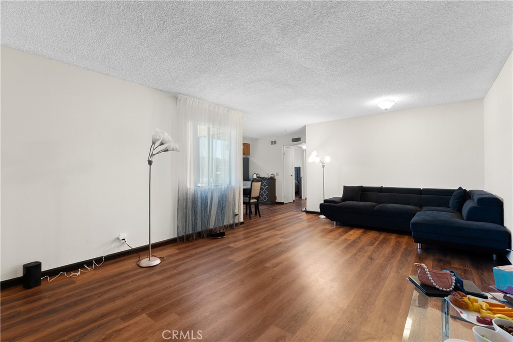 420 W Windsor Road Property Photo 8
