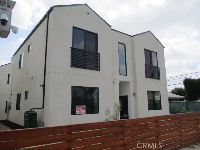 5622 Willowcrest Avenue Property Photo 1