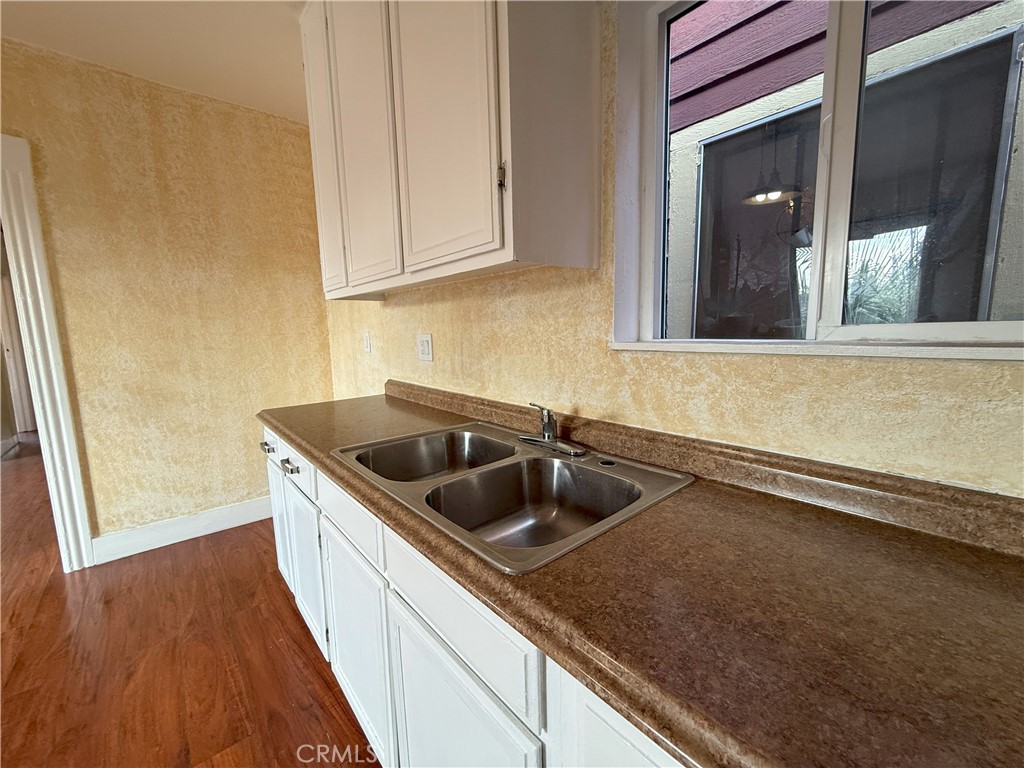 1946 New England St 1/2 Property Photo 13