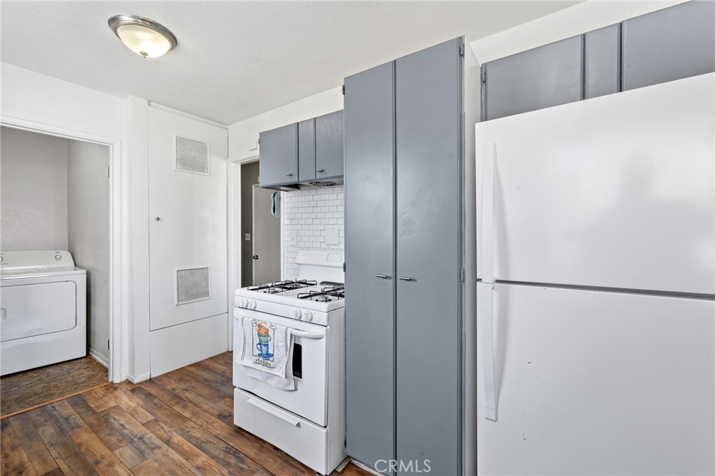 703 W Avenue H8 Property Photo 8